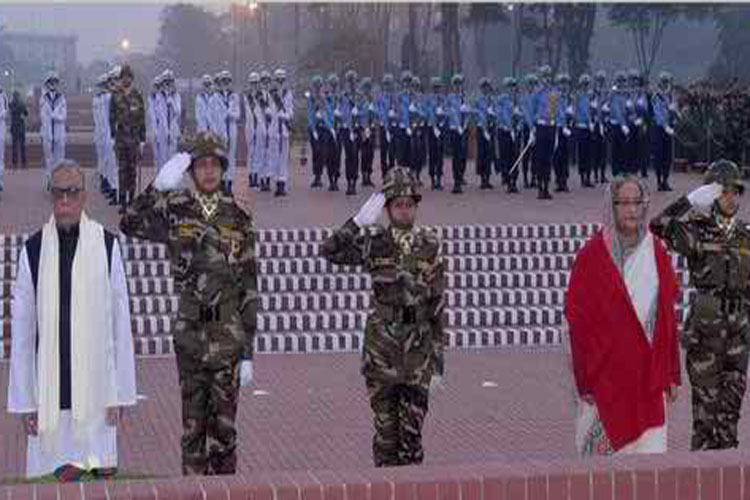জাতীয় স্মৃতিসৌধে রাষ্ট্রপতি,প্রধানমন্ত্রীসহ সর্বস্তরের মানুষের শ্রদ্ধা - image