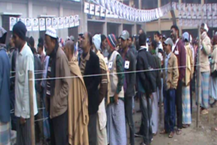 পৌরসভা নির্বাচনের ভোটগ্রহণ চলছে - image