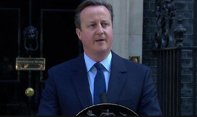 পদত্যাগ করছেন ক্যামেরন - image