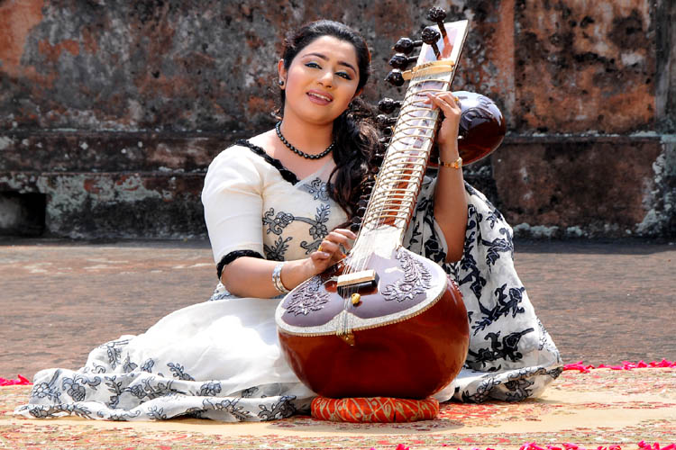 রবীন্দ্র জয়ন্তীতে ইভা রহমানের একক সঙ্গীতানুষ্ঠান ‘মনে কী দ্বিধা’ - image