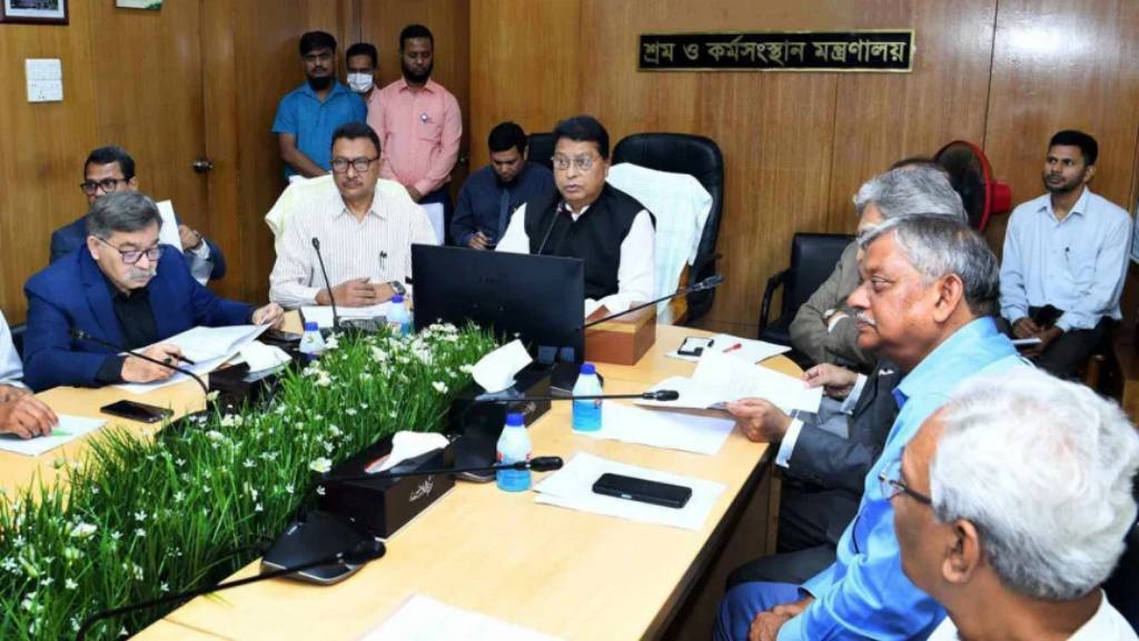 ঈদের ছুটির আগে শ্রমিকদের বেতন-বোনাস দেওয়ার সিদ্ধান্ত - image