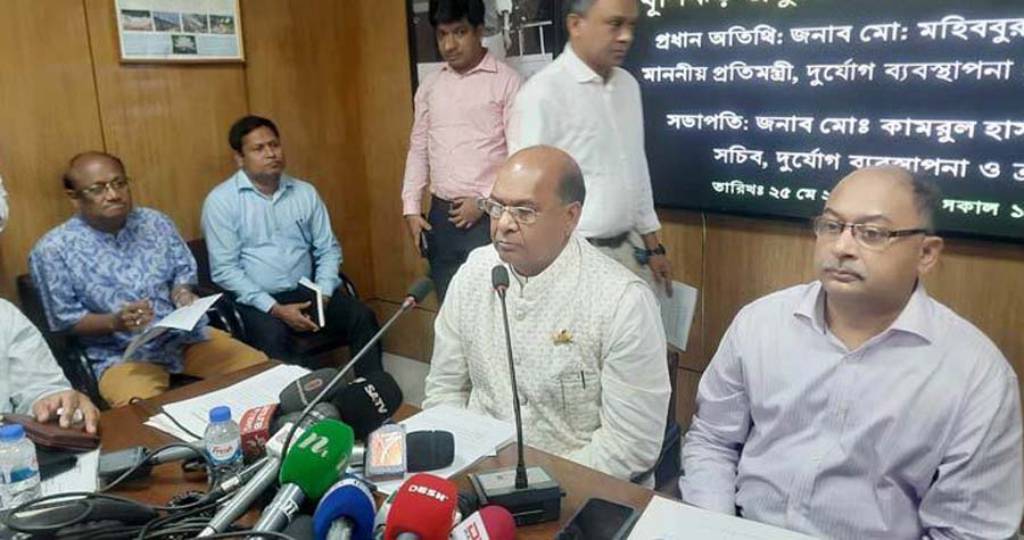 রাতেই আসতে পারে মহাবিপৎসংকেত: দুর্যোগ প্রতিমন্ত্রী - image