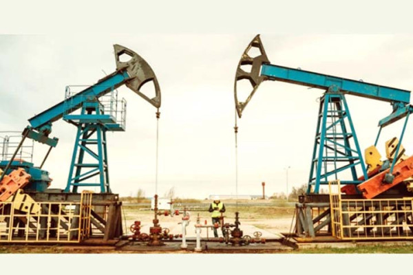 ইসরায়েলে ইরানের ক্ষেপণাস্ত্র হামলার পর বিশ্ববাজারে বাড়ল তেলের দাম - image