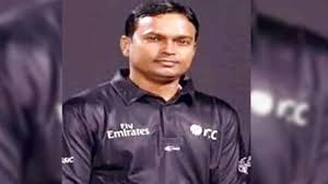 তামিমের পর মাঠে অসুস্থতা, এবার ভেঙে পড়লেন আম্পায়ার - image